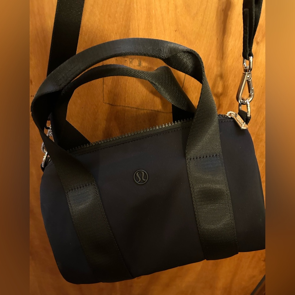 Lululemon Mini Barrel Bag